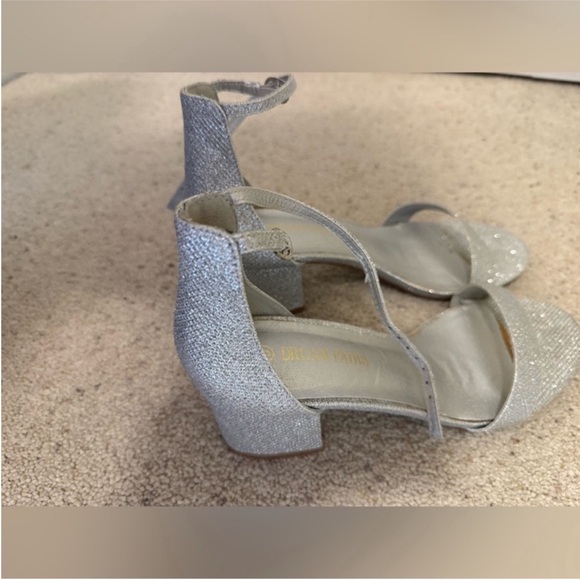 heels - Picture 3 of 5